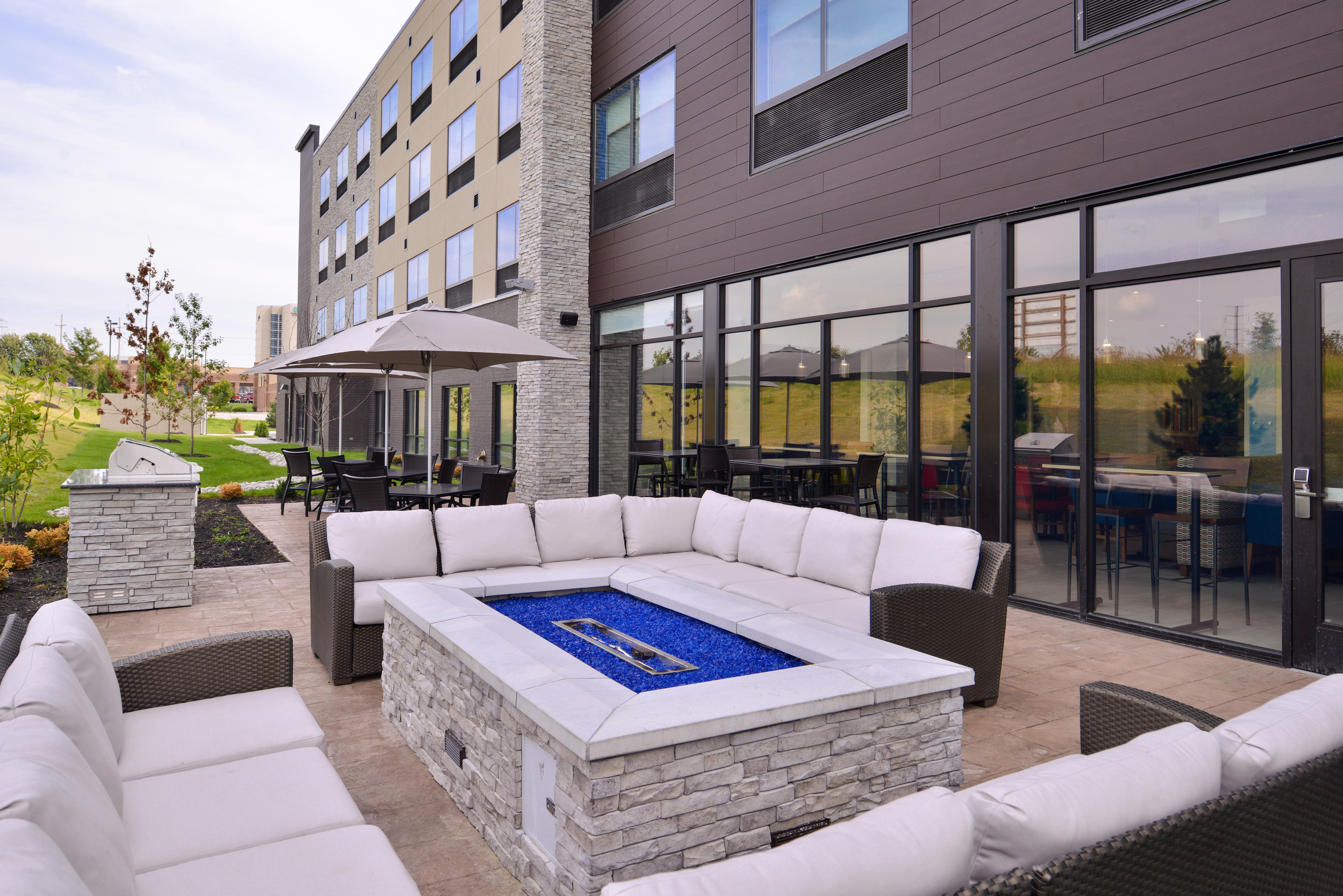 Holiday Inn Express & Suites - Olathe West By Ihg Exterior photo
